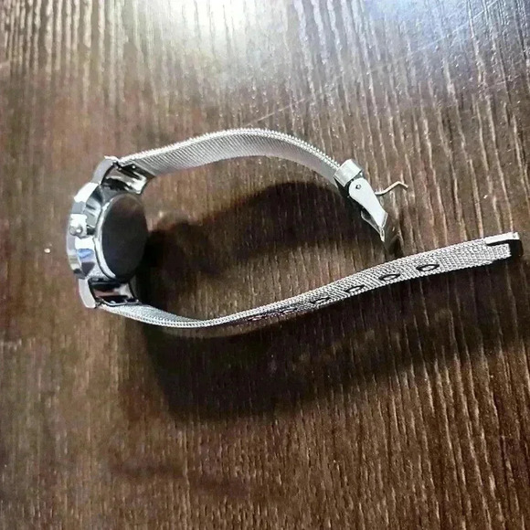 Simple gradient watch - Picture 5 of 6